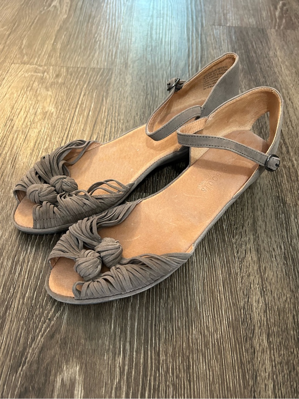 Gentle Souls Woven Lily Knot Ankle-Strap Sandals Gray Taupe Suede Wedge Size 9.5